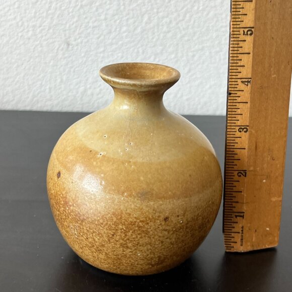 Vintage Flat Earth Pottery Vase With Lizard Design // Michael Schyler - Picture 7 of 7